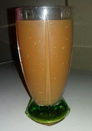A picture of Carrot n apple juice.