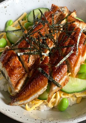 A picture of ‘Kabayaki’ Eel Sushi Rice Bowl.