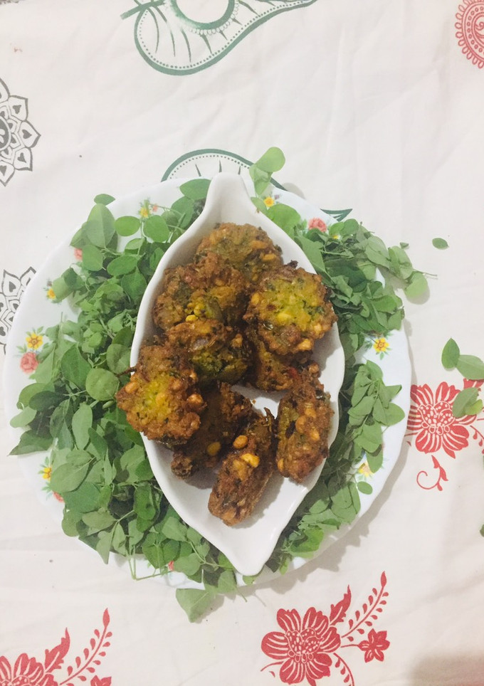 முருங்கைக்கீரை மசால் வடை(murungaikeerai masal vadai recipe in tamil) செய்முறை முக்கிய புகைப்படம்