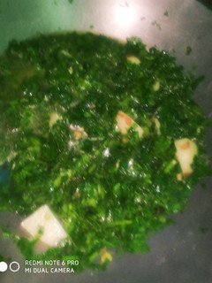 पालक साग (palak saag recipe in Hindi) रेसिपी मुख्य फोटो