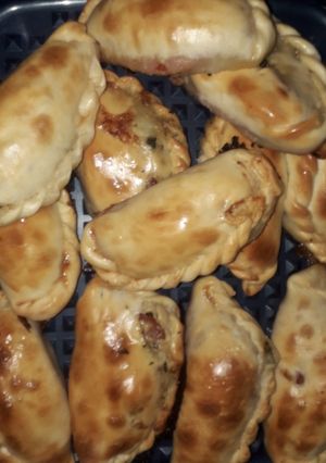 Una foto de Empanadas Caprese