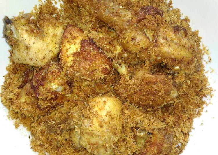 Ayam goreng kelapa