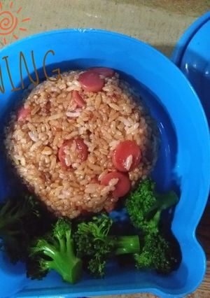 Foto resep Bekal kakak : Nasi Goreng Sosis