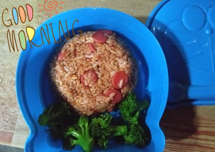 Bekal kakak : Nasi Goreng Sosis