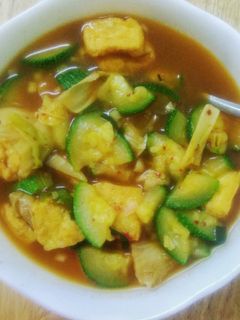 Hình của món [DIET] Canh kim chi nấu đậu hũ và bí ngòi.