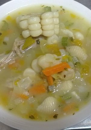 Una foto de Sopa de menudencias de pollo