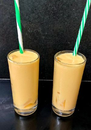 A picture of My Mango Smoothies with Ice.