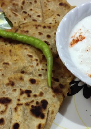 A picture of Potato Paratha.