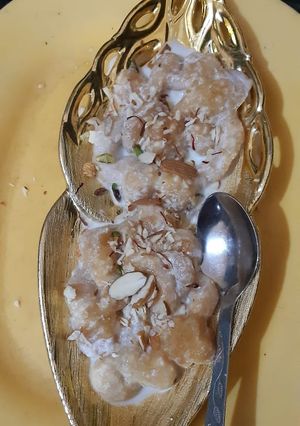A picture of Instant jalebi in milk dip.