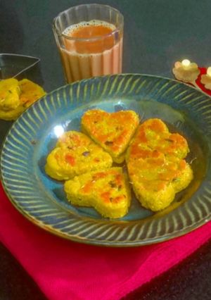 A picture of Crispy And Tasty Potato Poha Cutlet With Elaichi Adrak Wali Chai.