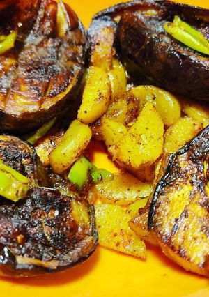 A picture of Stuffed brinjal with potatoes.