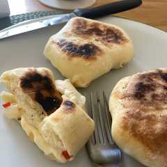 Una foto de PANES RELLENOS EN SARTÉN (vegetarianos) rapidísimos 🌱