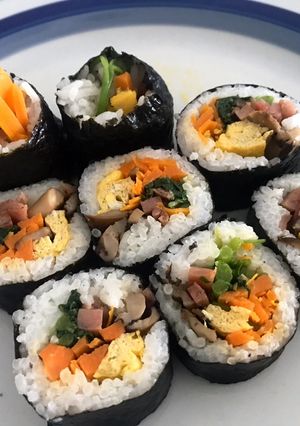 A picture of Colourful rice rolls.