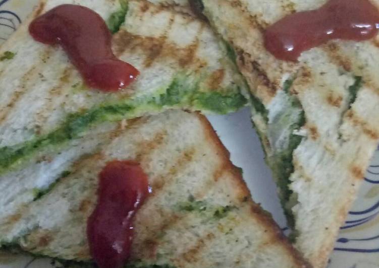 Recipe of Ultimate Peas chutney sandwich