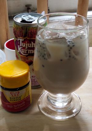 Foto resep 72. Judul :Es susu kurma selasih