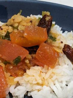 A picture of Tomato saaru - simple.