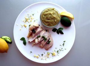 Zdjęcie przepisu Kurczak cytrynowo-bazyliowy z puree z groszku.