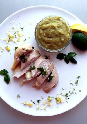 Zdjęcie przepisu Kurczak cytrynowo-bazyliowy z puree z groszku.