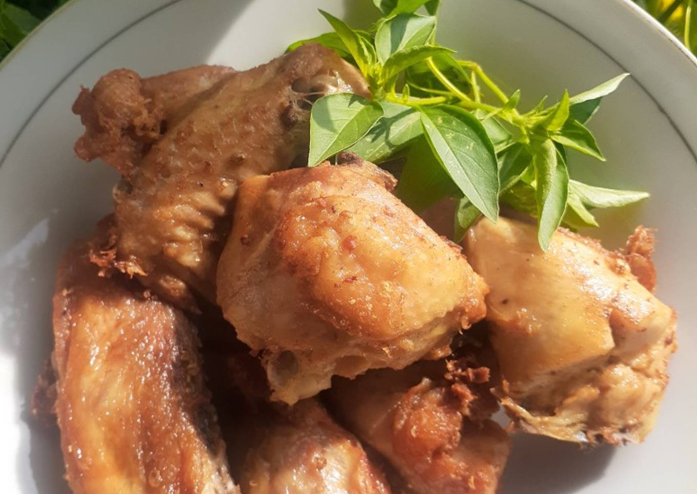 Ayam goreng gurih, nyoi..!