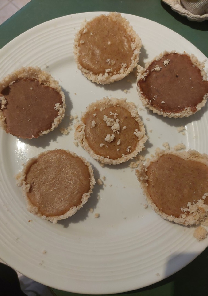 Una foto de Tartaletas de caramelo keto