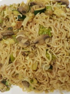 صورة لوصفة نودلز خضار