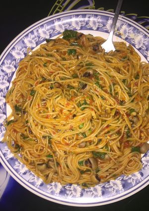 A picture of Spaghetti and beans jallof.