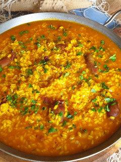 Una foto de Arroz con chipirones en conserva con Mambo
