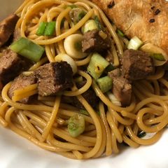 A picture of Steak lo mein.