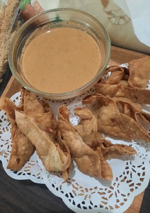 Foto resep Pangsit Dos isi Sosis Saus Kacang (sambal pecel)