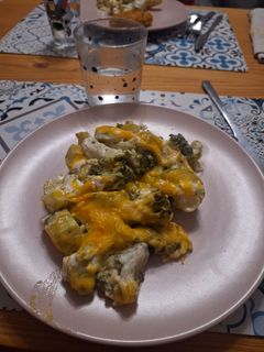 Une photo de Brocolis et courgette au cheddar