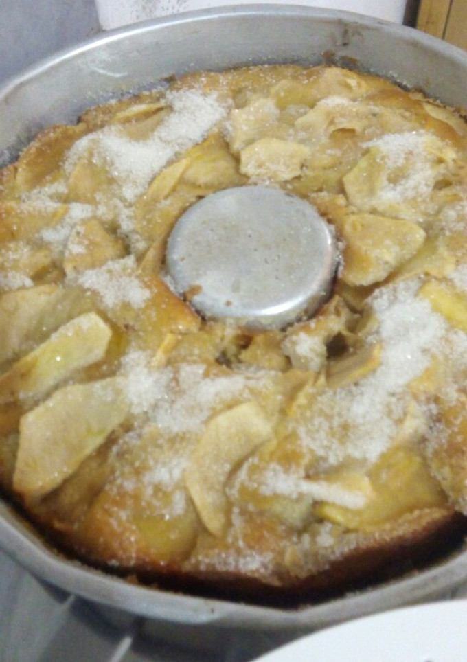 Una foto de Torta de manzanas 🍎súper súper fácil y económica