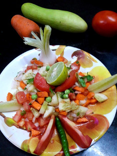 कचुम्बर सलाद (Kachumber Salad recipe in Hindi) रेसिपी मुख्य फोटो