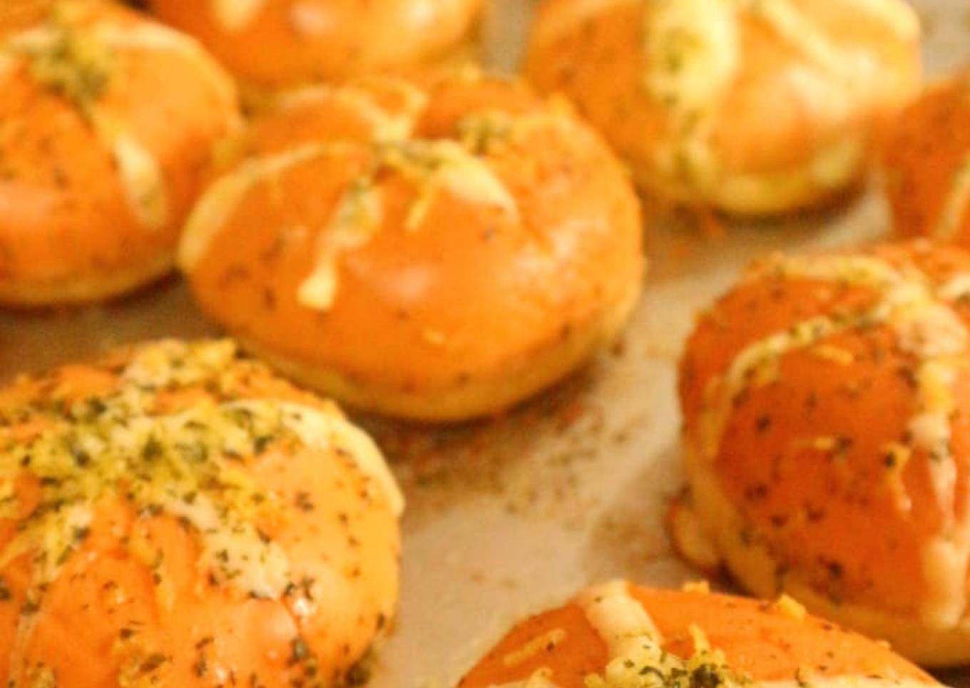 Korean Garlic Cheese Bread