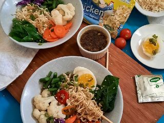 Colourful Maggi Ramen Bowl