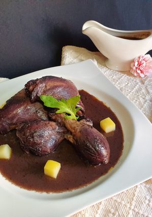 Foto principal de *Pollo al vino aromatizado a la menta*