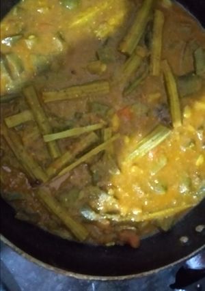 A picture of Drum sticks beans in mustard sauce.