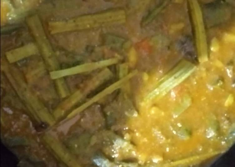 Drum sticks beans in mustard sauce