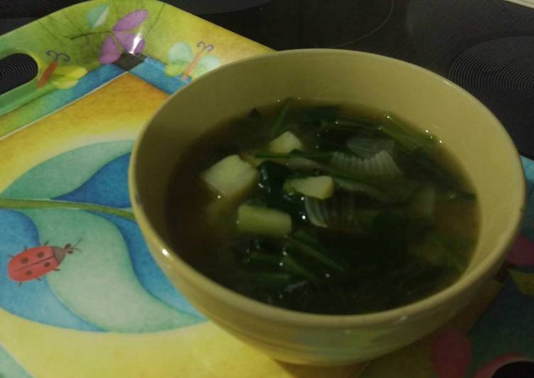 Simple Way to Prepare Quick Miso Soup with Spinach &amp; Potato