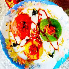 A picture of Tricolour Idli Chaat.
