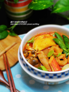 誘人食慾的~韓式泡菜海鮮餃湯麵 的食譜成品照片