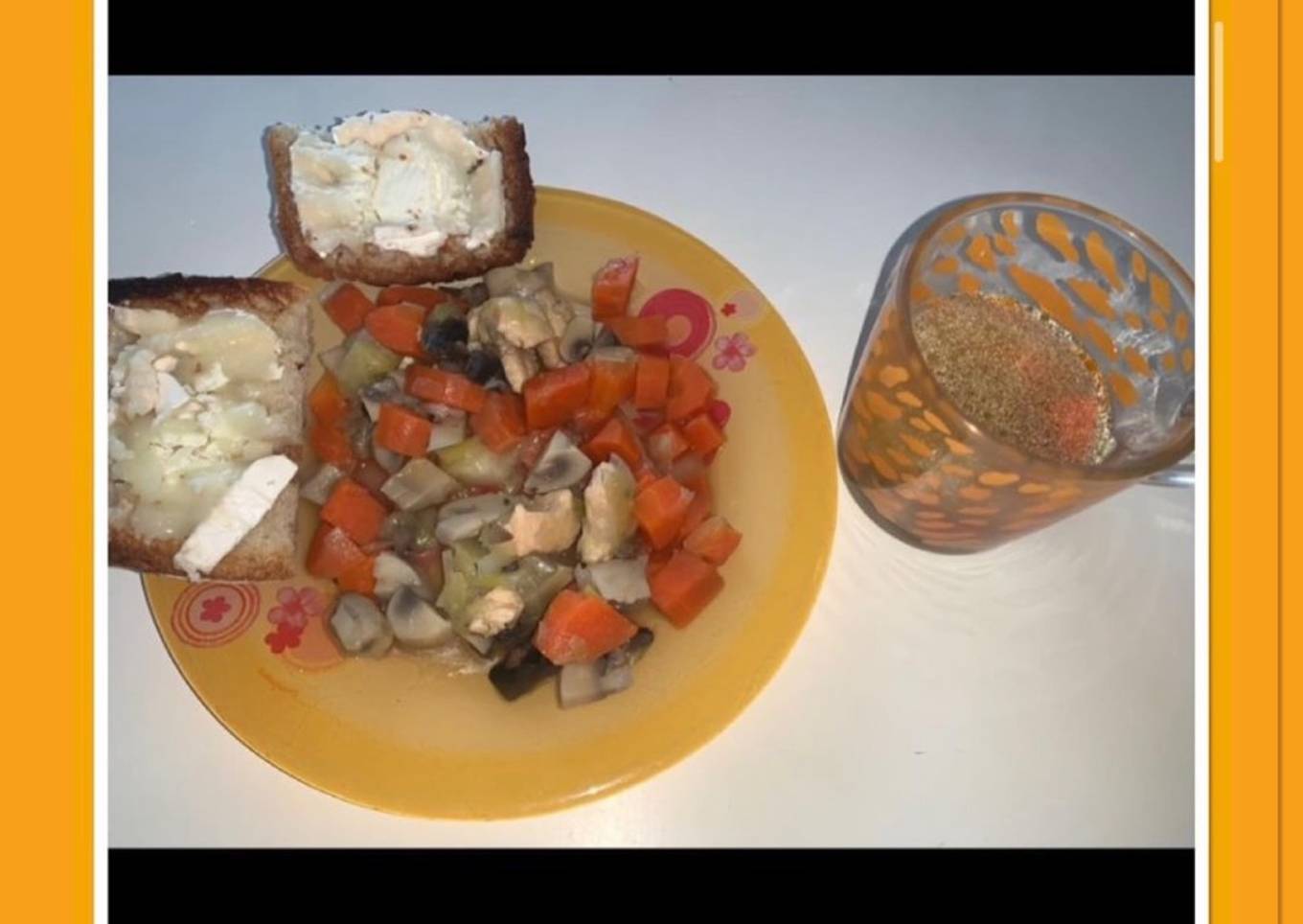 • Bouillon de poulet et légumes •