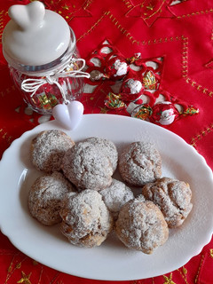 Foto di Biscottini con nocciole e cioccolato