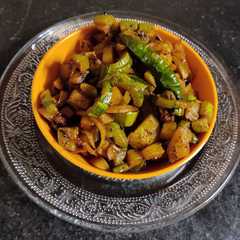 চিচিঙ্গা, আলু, পটলের সবজি-レシピのメイン写真