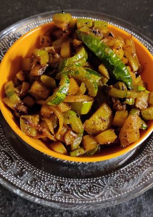চিচিঙ্গা, আলু, পটলের সবজি রেসিপির প্রধান ছবি