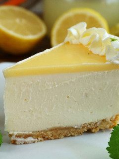 Una foto de Cheesecake de lima-limón curd