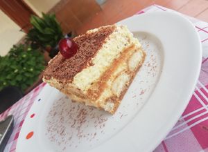 Foto principal de Tiramisú con crema sabayón y amor