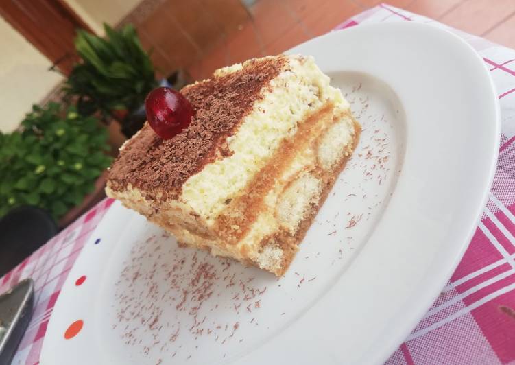 Tiramisú con crema sabayón y amor