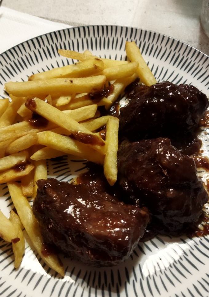 Una foto de Carrillada Thermomix al vino tinto y whisky