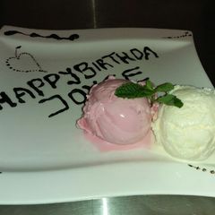 A picture of Vanilla scoop for birthday.