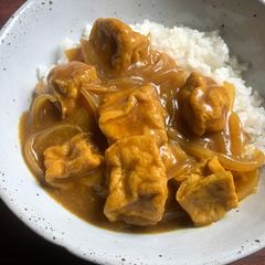 A picture of Tofu Puff Curry.